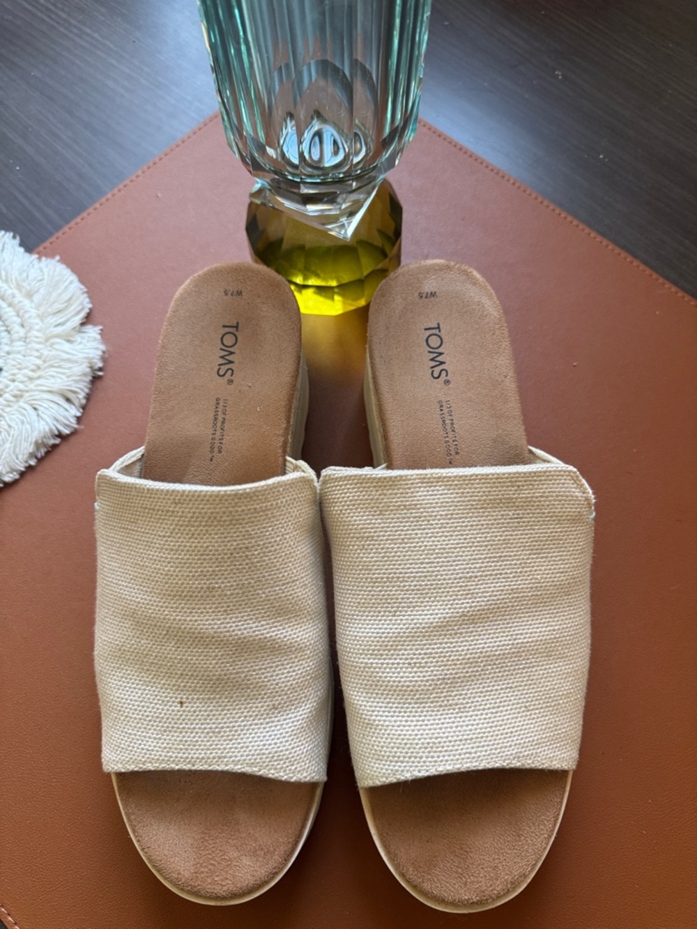 TOMS Cream Canvas Slide Mules Size 7.5